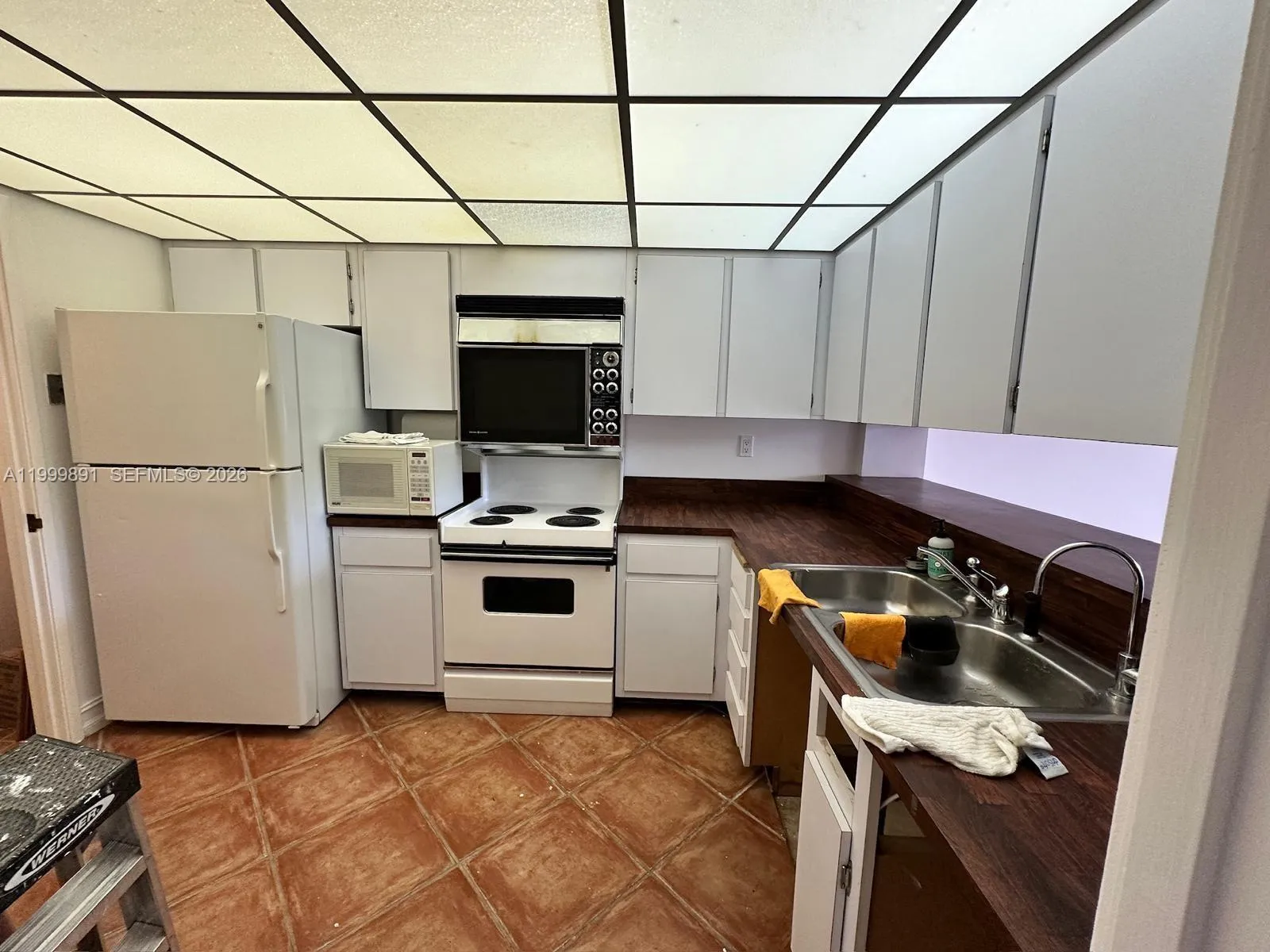 201 Crandon Blvd 304, Key Biscayne, Florida 33149, Key Biscayne, Florida 33149, 1 Bedroom Bedrooms, ,1 BathroomBathrooms,Residential Lease,For Rent,201 Crandon Blvd 304, Key Biscayne, Florida 33149,A11999891