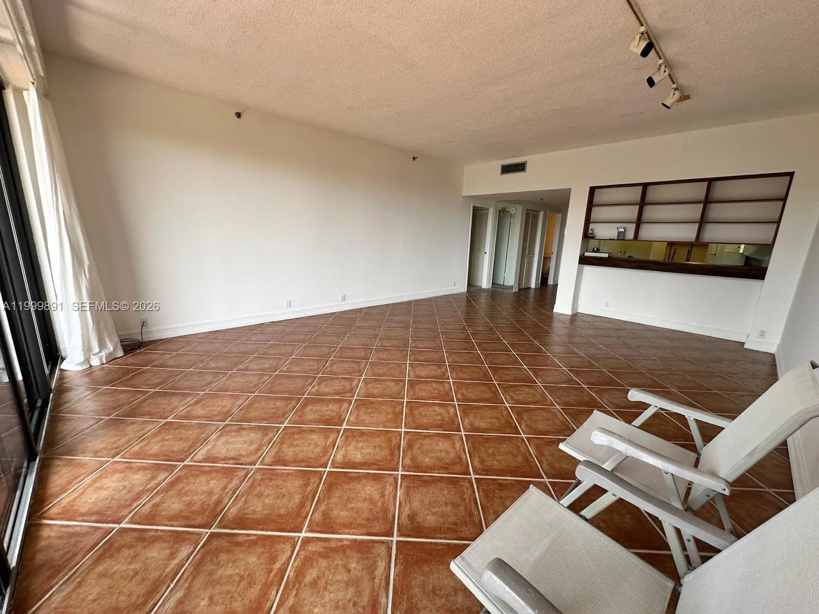 201 Crandon Blvd 304, Key Biscayne, Florida 33149, Key Biscayne, Florida 33149, 1 Bedroom Bedrooms, ,1 BathroomBathrooms,Residential Lease,For Rent,201 Crandon Blvd 304, Key Biscayne, Florida 33149,A11999891
