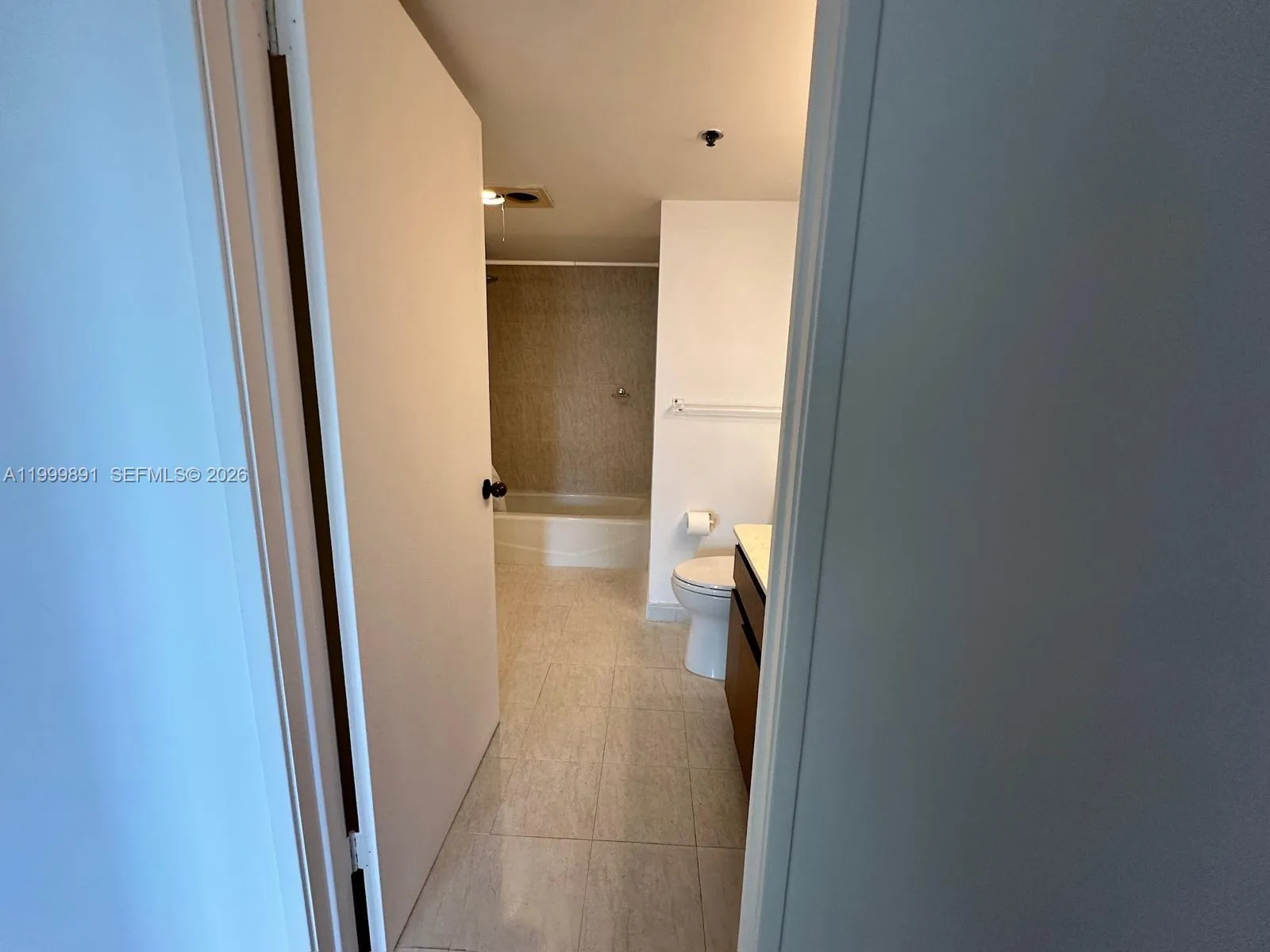 201 Crandon Blvd 304, Key Biscayne, Florida 33149, Key Biscayne, Florida 33149, 1 Bedroom Bedrooms, ,1 BathroomBathrooms,Residential Lease,For Rent,201 Crandon Blvd 304, Key Biscayne, Florida 33149,A11999891