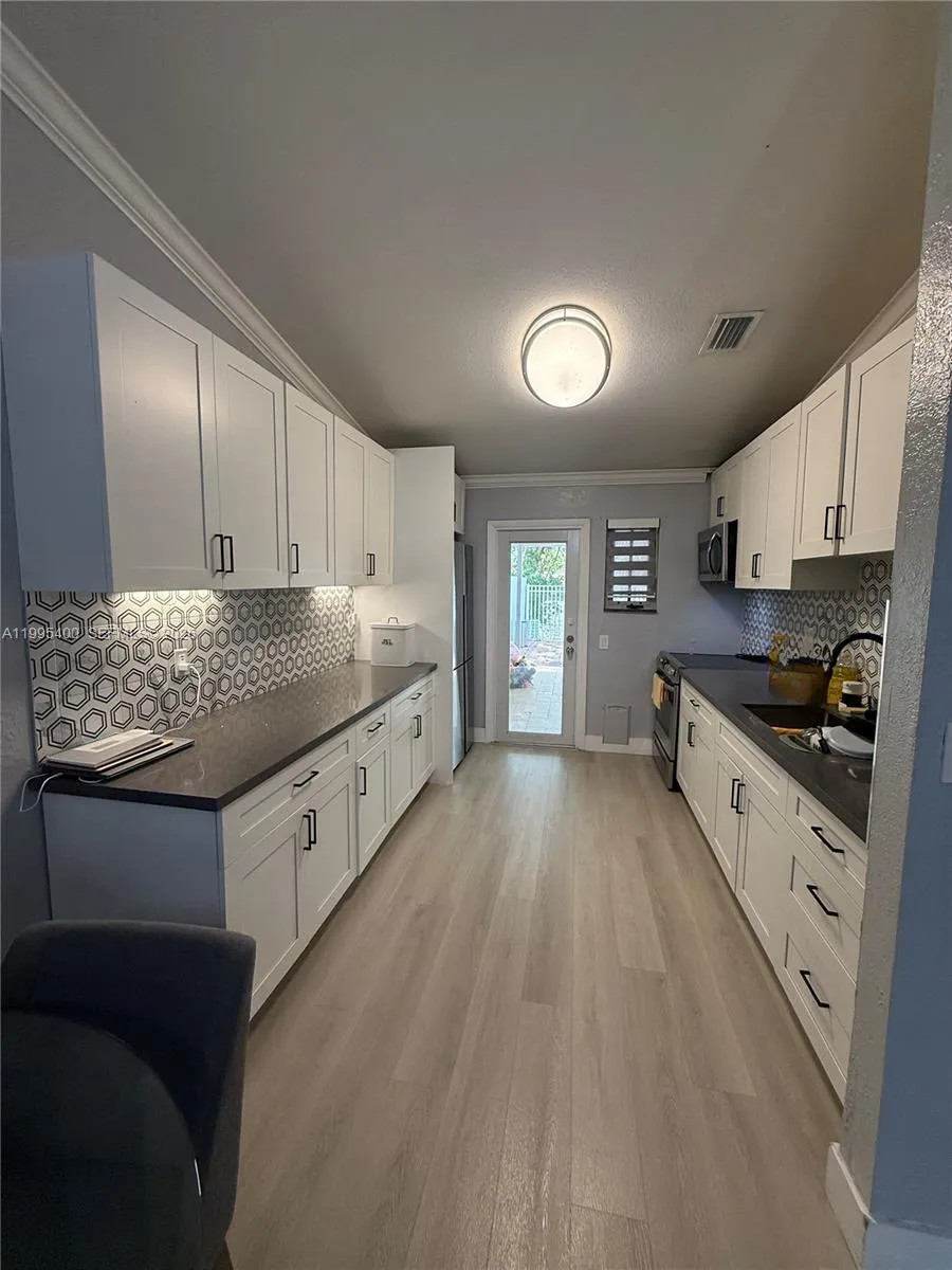 328 Nw 47th St, Deerfield Beach, Florida 33064, Deerfield Beach, Florida 33064, 2 Bedrooms Bedrooms, ,1 BathroomBathrooms,Residential Lease,For Rent,328 Nw 47th St, Deerfield Beach, Florida 33064,A11995400