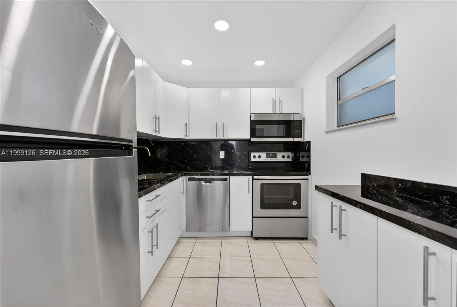 8250 Byron Ave 404, Miami Beach, Florida 33141, Miami Beach, Florida 33141, 2 Bedrooms Bedrooms, ,1 BathroomBathrooms,Residential Lease,For Rent,8250 Byron Ave 404, Miami Beach, Florida 33141,A11999126