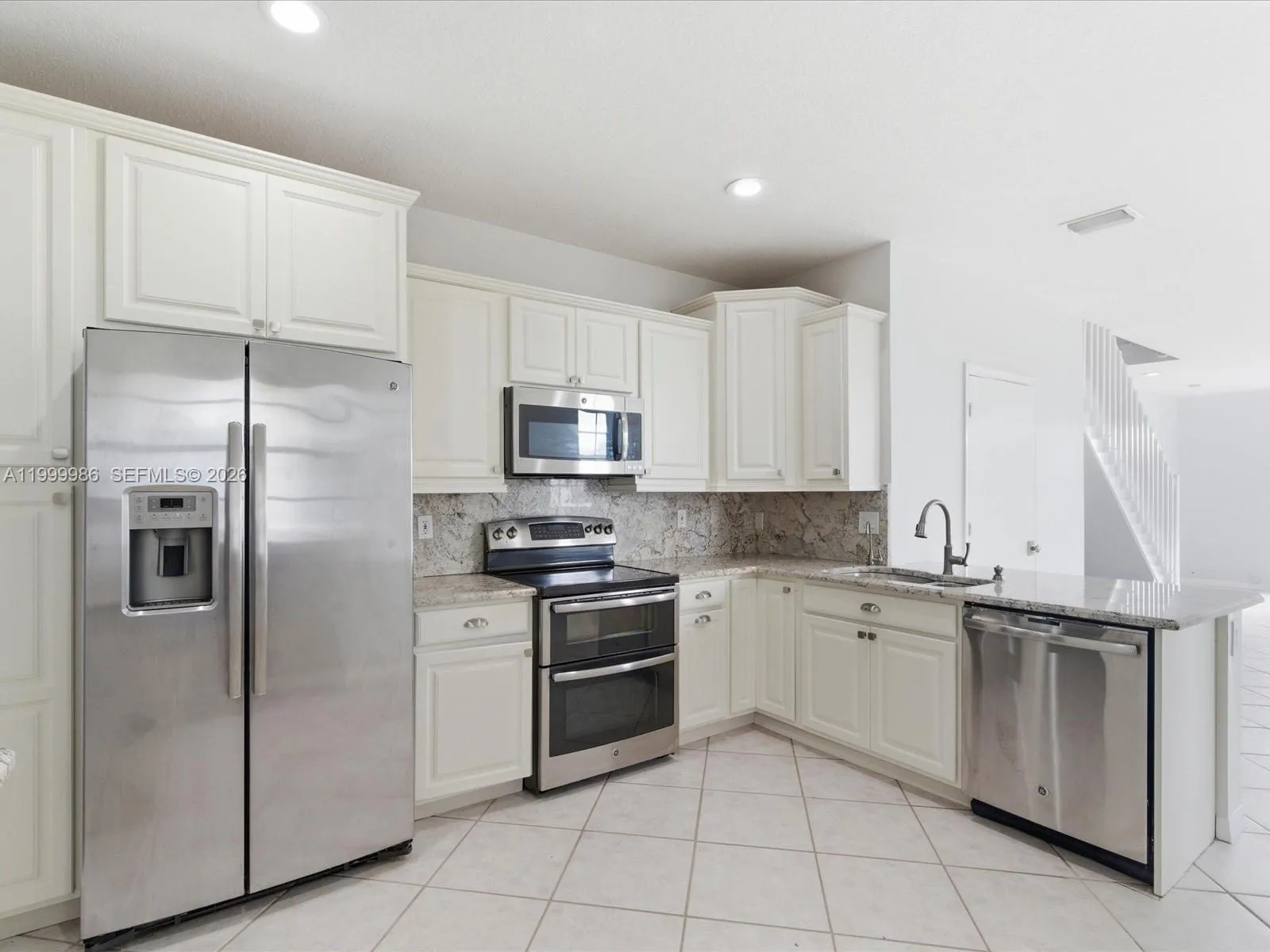 3776 San Simeon Cir, Weston, Florida 33331, Weston, Florida 33331, 4 Bedrooms Bedrooms, ,2 BathroomsBathrooms,Residential Lease,For Rent,3776 San Simeon Cir, Weston, Florida 33331,A11999986