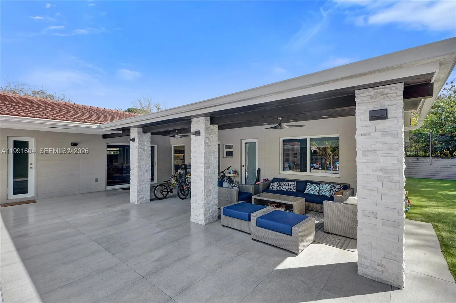 2126 Ne 187th St, North Miami Beach, Florida 33179, North Miami Beach, Florida 33179, 5 Bedrooms Bedrooms, ,3 BathroomsBathrooms,Residential,For Sale,2126 Ne 187th St, North Miami Beach, Florida 33179,A11991604