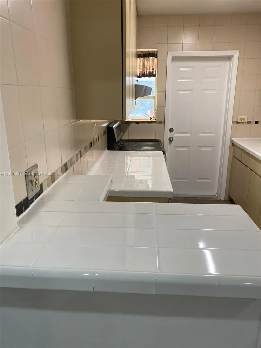 Miami Beach, Florida 33141, 4 Bedrooms Bedrooms, ,2 BathroomsBathrooms,Residential Lease,For Rent,A12000037