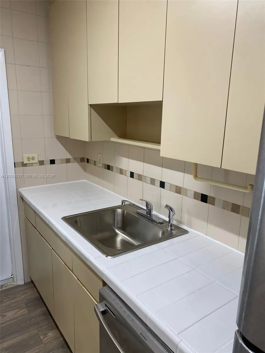 Miami Beach, Florida 33141, 4 Bedrooms Bedrooms, ,2 BathroomsBathrooms,Residential Lease,For Rent,A12000037