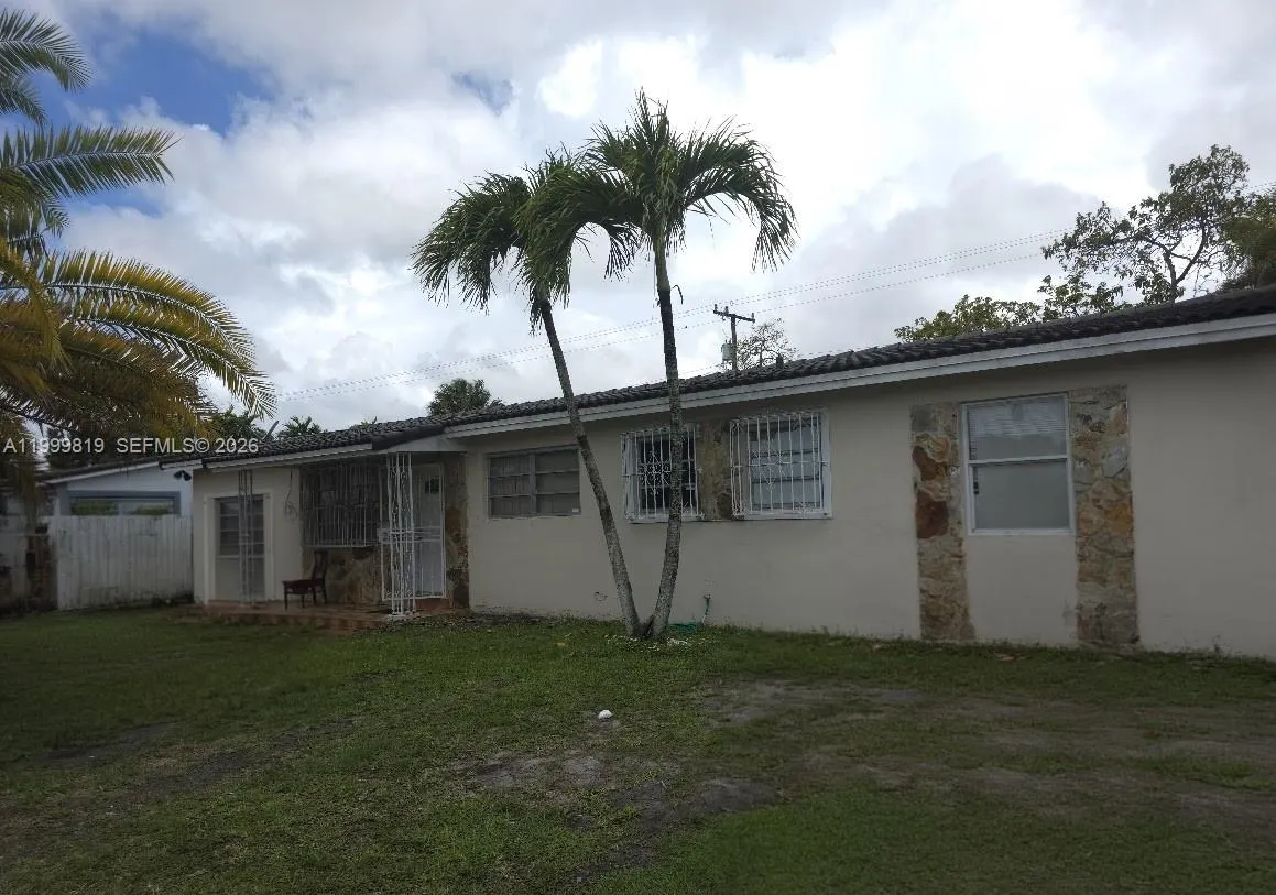 9021 Sw 30th Ter, Miami, Florida 33165, Miami, Florida 33165, 6 Bedrooms Bedrooms, ,4 BathroomsBathrooms,Residential,For Sale,9021 Sw 30th Ter, Miami, Florida 33165,A11999819