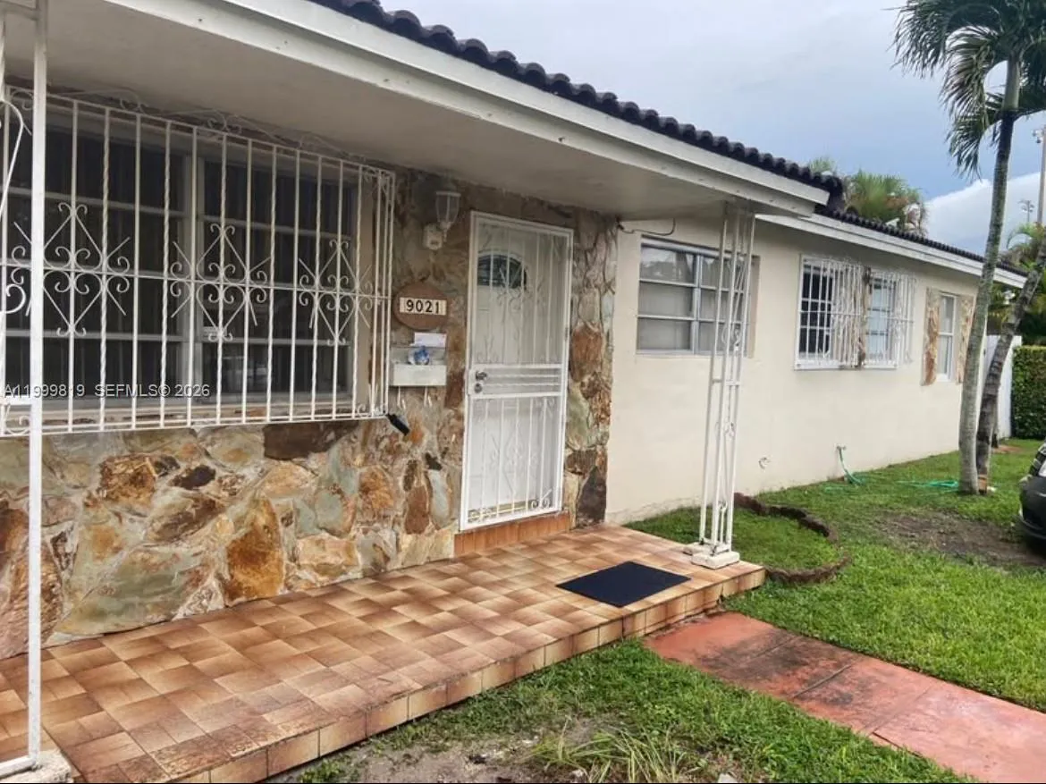 9021 Sw 30th Ter, Miami, Florida 33165, Miami, Florida 33165, 6 Bedrooms Bedrooms, ,4 BathroomsBathrooms,Residential,For Sale,9021 Sw 30th Ter, Miami, Florida 33165,A11999819