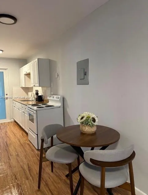 75 Washington Ave 9, Miami Beach, Florida 33139, Miami Beach, Florida 33139, ,1 BathroomBathrooms,Residential Lease,For Rent,75 Washington Ave 9, Miami Beach, Florida 33139,A12000052