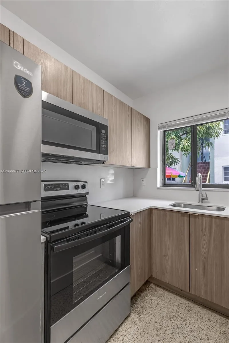 620 Sw 6th Ave 1, Miami, Florida 33130, Miami, Florida 33130, 1 Bedroom Bedrooms, ,1 BathroomBathrooms,Residential Lease,For Rent,620 Sw 6th Ave 1, Miami, Florida 33130,A12000077