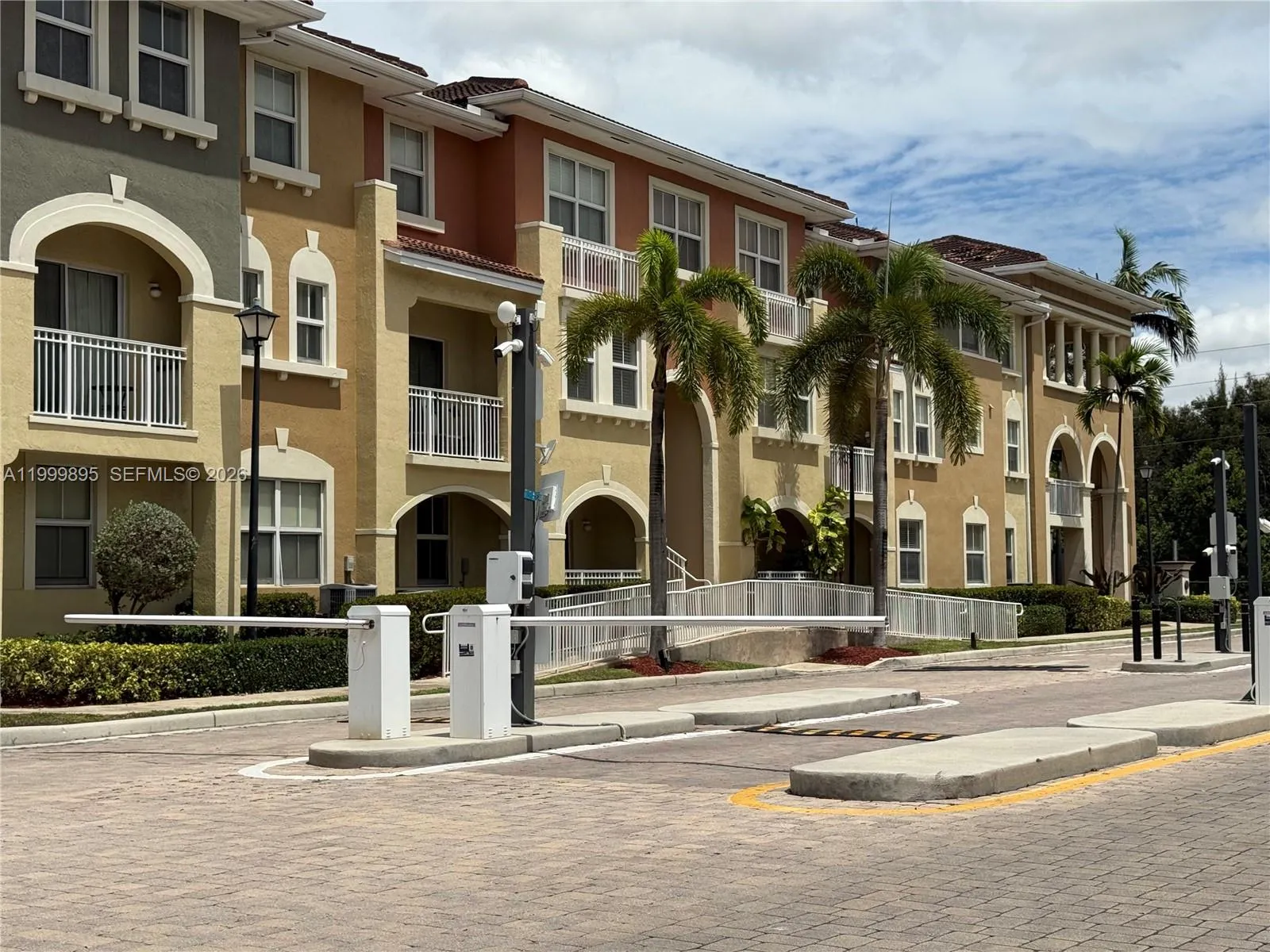 8800 Nw 107th Ct 219-10, Doral, Florida 33178, Doral, Florida 33178, 3 Bedrooms Bedrooms, ,2 BathroomsBathrooms,Residential Lease,For Rent,8800 Nw 107th Ct 219-10, Doral, Florida 33178,A11999895