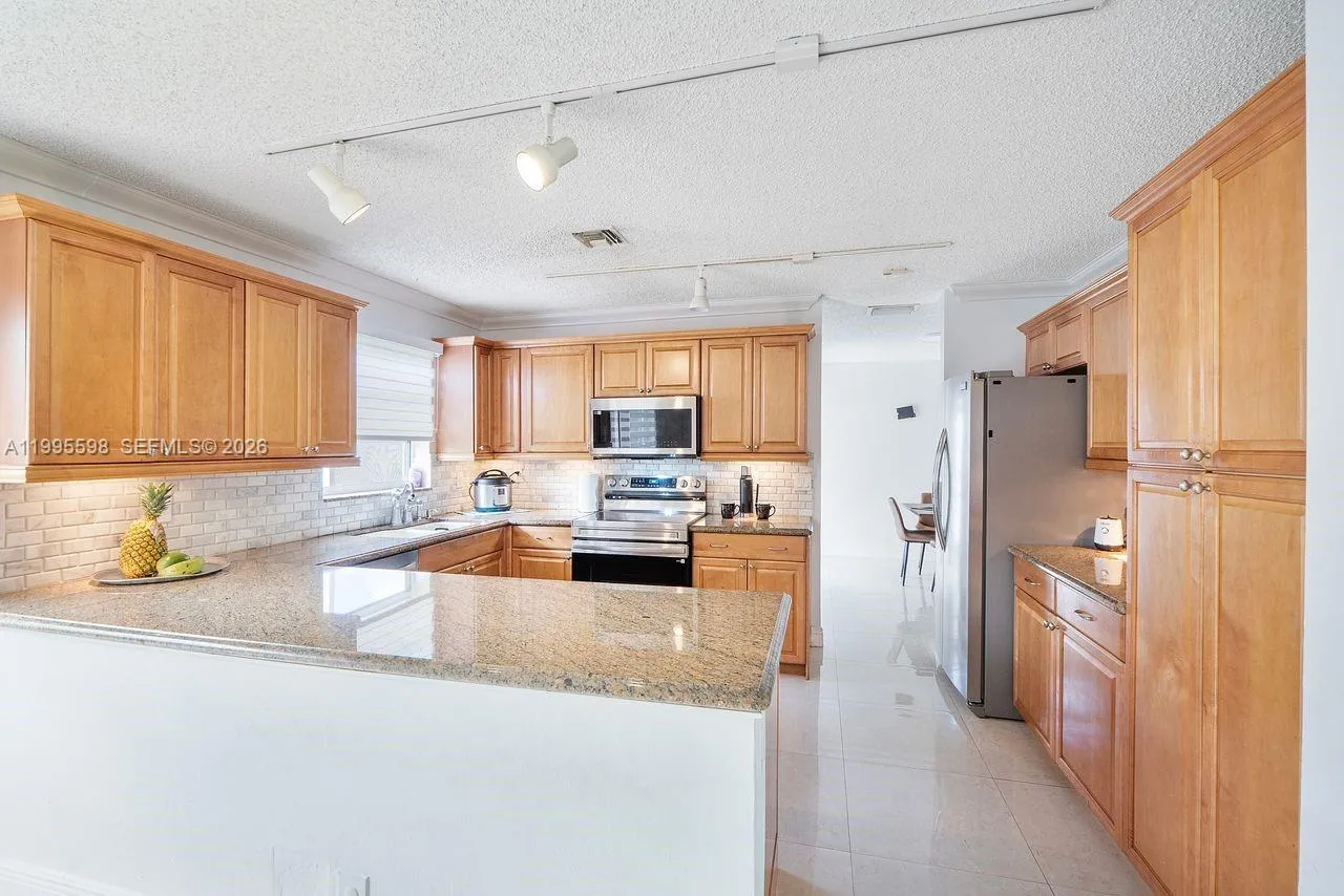 9602 Nw 8th Cir, Plantation, Florida 33324, Plantation, Florida 33324, 4 Bedrooms Bedrooms, ,2 BathroomsBathrooms,Residential,For Sale,9602 Nw 8th Cir, Plantation, Florida 33324,A11995598