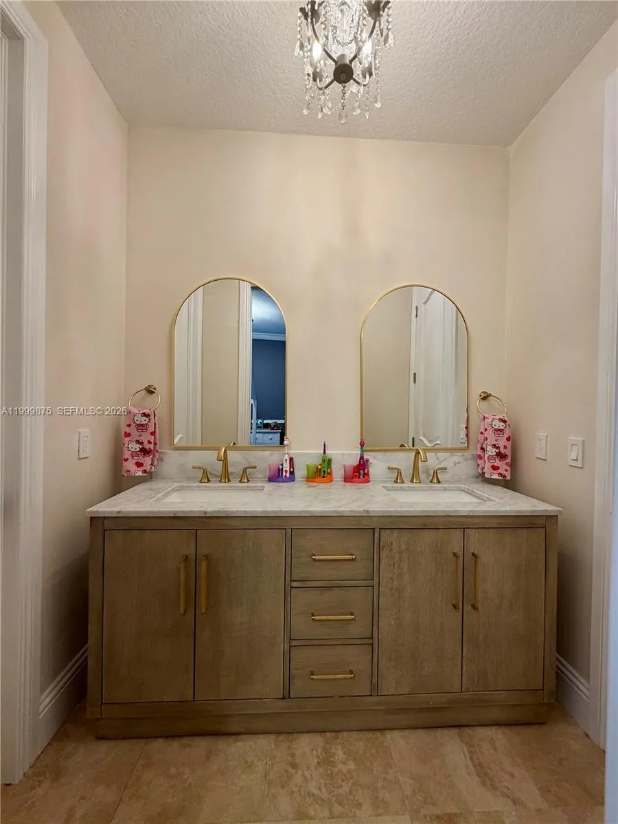 9494 Sw 125th Ter, Miami, Florida 33176, Miami, Florida 33176, 5 Bedrooms Bedrooms, ,4 BathroomsBathrooms,Residential,For Sale,9494 Sw 125th Ter, Miami, Florida 33176,A11999875