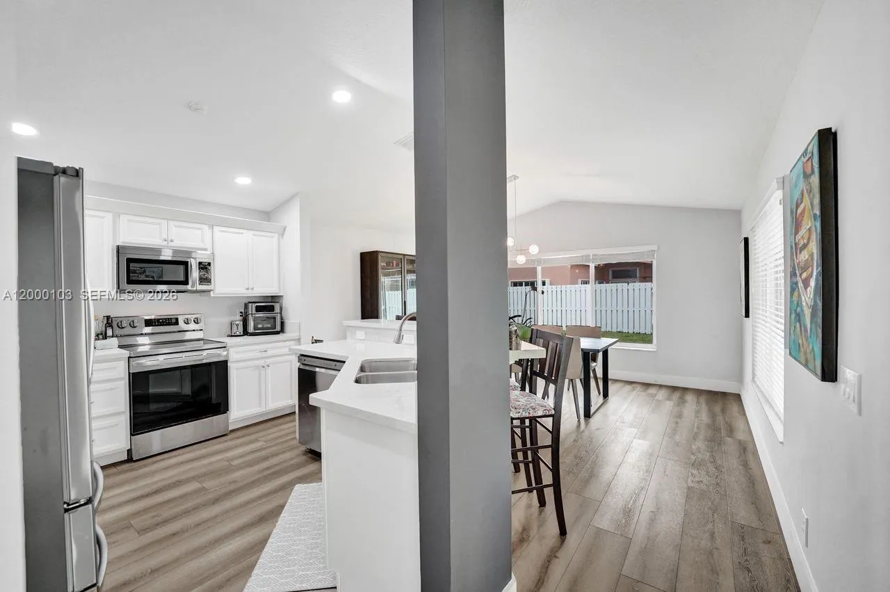 1063 Cedar Falls Dr 1063, Weston, Florida 33327, Weston, Florida 33327, 4 Bedrooms Bedrooms, ,2 BathroomsBathrooms,Residential Lease,For Rent,1063 Cedar Falls Dr 1063, Weston, Florida 33327,A12000103