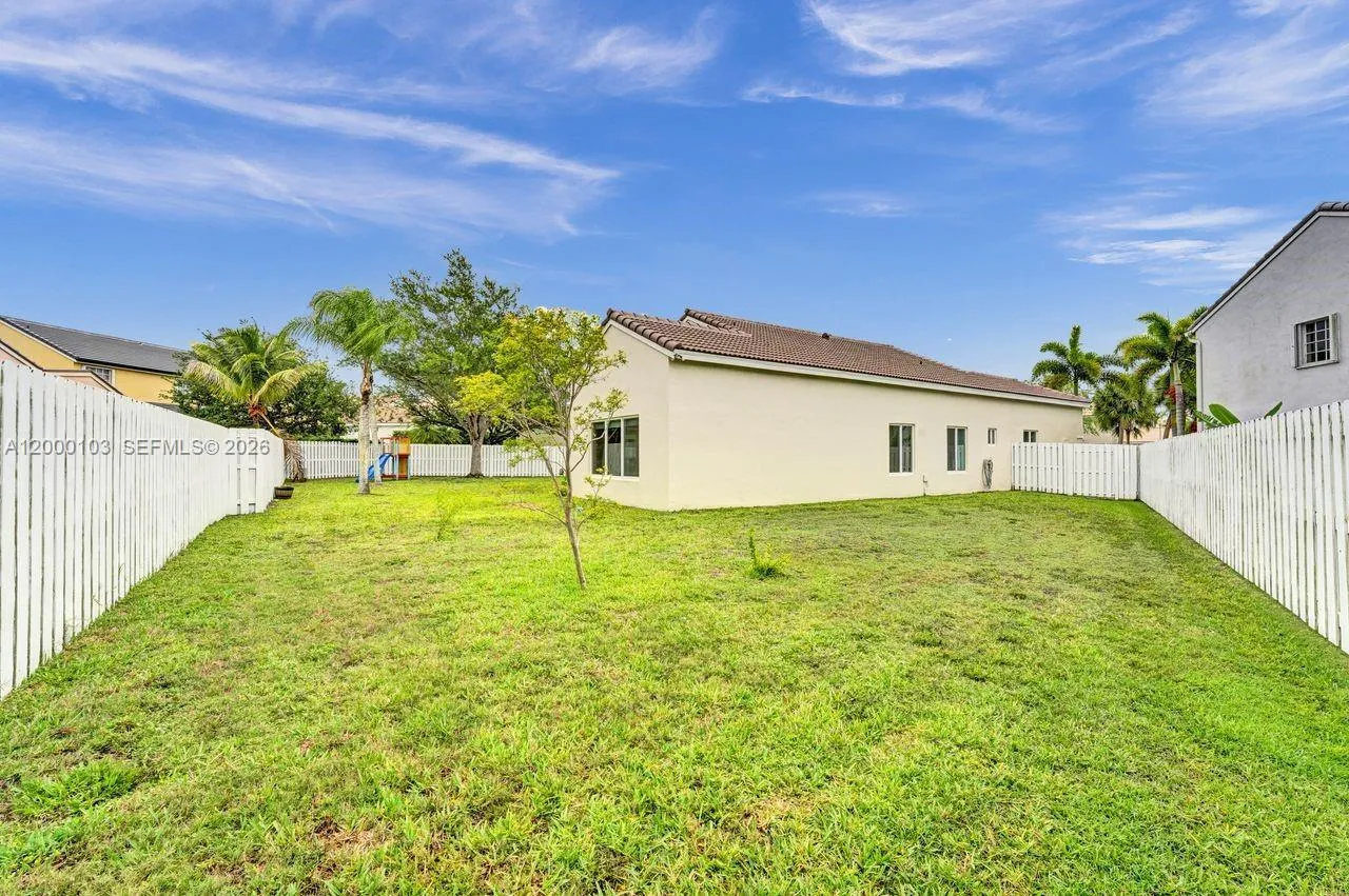 1063 Cedar Falls Dr 1063, Weston, Florida 33327, Weston, Florida 33327, 4 Bedrooms Bedrooms, ,2 BathroomsBathrooms,Residential Lease,For Rent,1063 Cedar Falls Dr 1063, Weston, Florida 33327,A12000103