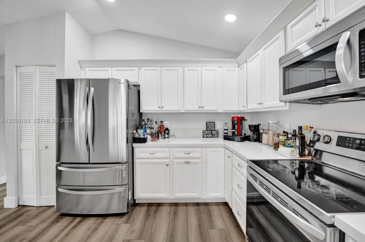 1063 Cedar Falls Dr 1063, Weston, Florida 33327, Weston, Florida 33327, 4 Bedrooms Bedrooms, ,2 BathroomsBathrooms,Residential Lease,For Rent,1063 Cedar Falls Dr 1063, Weston, Florida 33327,A12000103