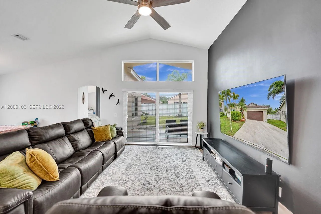 1063 Cedar Falls Dr 1063, Weston, Florida 33327, Weston, Florida 33327, 4 Bedrooms Bedrooms, ,2 BathroomsBathrooms,Residential Lease,For Rent,1063 Cedar Falls Dr 1063, Weston, Florida 33327,A12000103