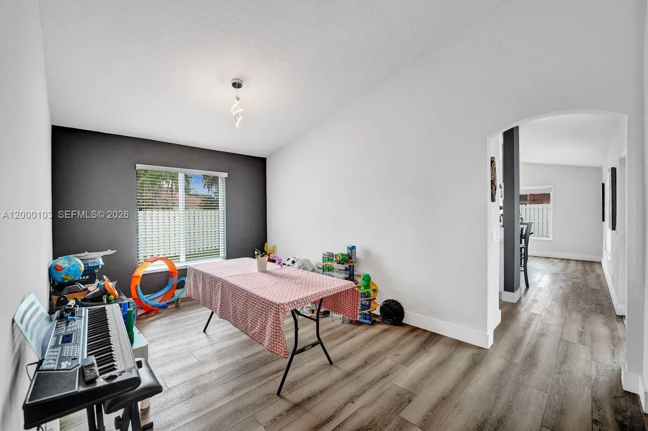 1063 Cedar Falls Dr 1063, Weston, Florida 33327, Weston, Florida 33327, 4 Bedrooms Bedrooms, ,2 BathroomsBathrooms,Residential Lease,For Rent,1063 Cedar Falls Dr 1063, Weston, Florida 33327,A12000103