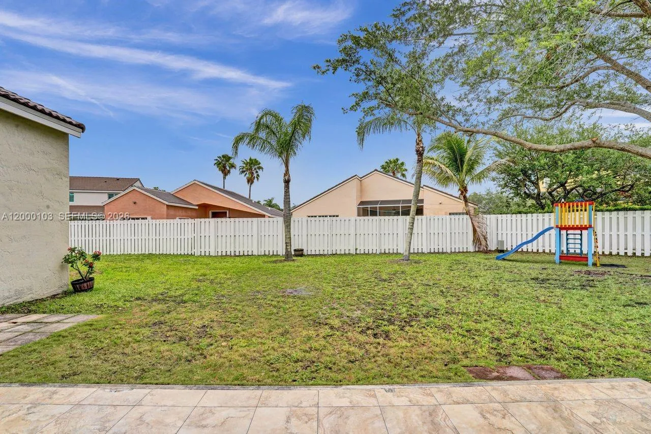 1063 Cedar Falls Dr 1063, Weston, Florida 33327, Weston, Florida 33327, 4 Bedrooms Bedrooms, ,2 BathroomsBathrooms,Residential Lease,For Rent,1063 Cedar Falls Dr 1063, Weston, Florida 33327,A12000103