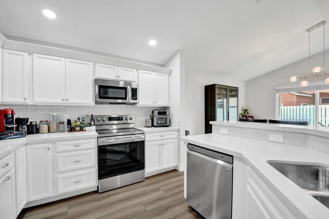 1063 Cedar Falls Dr 1063, Weston, Florida 33327, Weston, Florida 33327, 4 Bedrooms Bedrooms, ,2 BathroomsBathrooms,Residential Lease,For Rent,1063 Cedar Falls Dr 1063, Weston, Florida 33327,A12000103