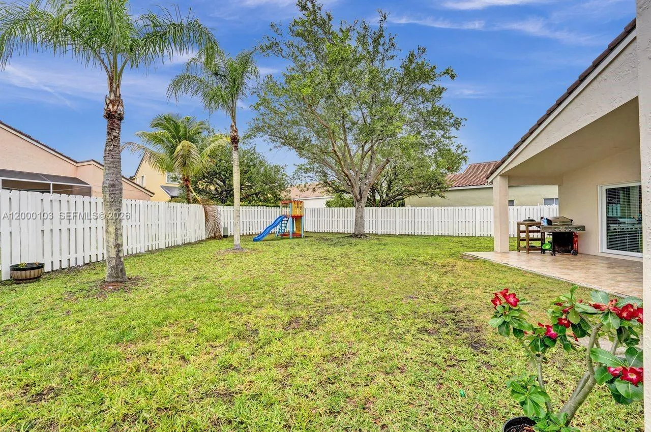 1063 Cedar Falls Dr 1063, Weston, Florida 33327, Weston, Florida 33327, 4 Bedrooms Bedrooms, ,2 BathroomsBathrooms,Residential Lease,For Rent,1063 Cedar Falls Dr 1063, Weston, Florida 33327,A12000103