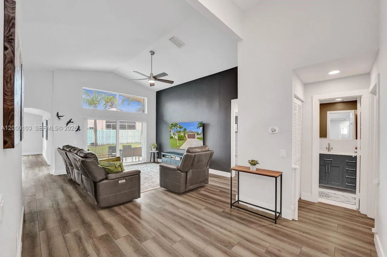 1063 Cedar Falls Dr 1063, Weston, Florida 33327, Weston, Florida 33327, 4 Bedrooms Bedrooms, ,2 BathroomsBathrooms,Residential Lease,For Rent,1063 Cedar Falls Dr 1063, Weston, Florida 33327,A12000103