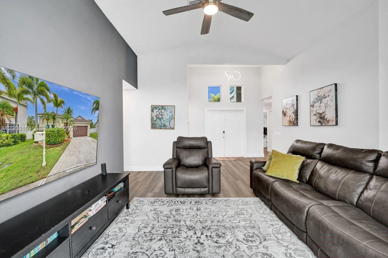 1063 Cedar Falls Dr 1063, Weston, Florida 33327, Weston, Florida 33327, 4 Bedrooms Bedrooms, ,2 BathroomsBathrooms,Residential Lease,For Rent,1063 Cedar Falls Dr 1063, Weston, Florida 33327,A12000103