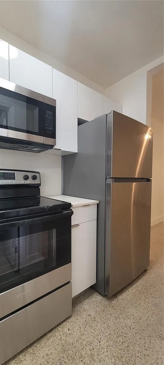 620 Sw 6th Ave 2, Miami, Florida 33130, Miami, Florida 33130, ,1 BathroomBathrooms,Residential Lease,For Rent,620 Sw 6th Ave 2, Miami, Florida 33130,A12000165