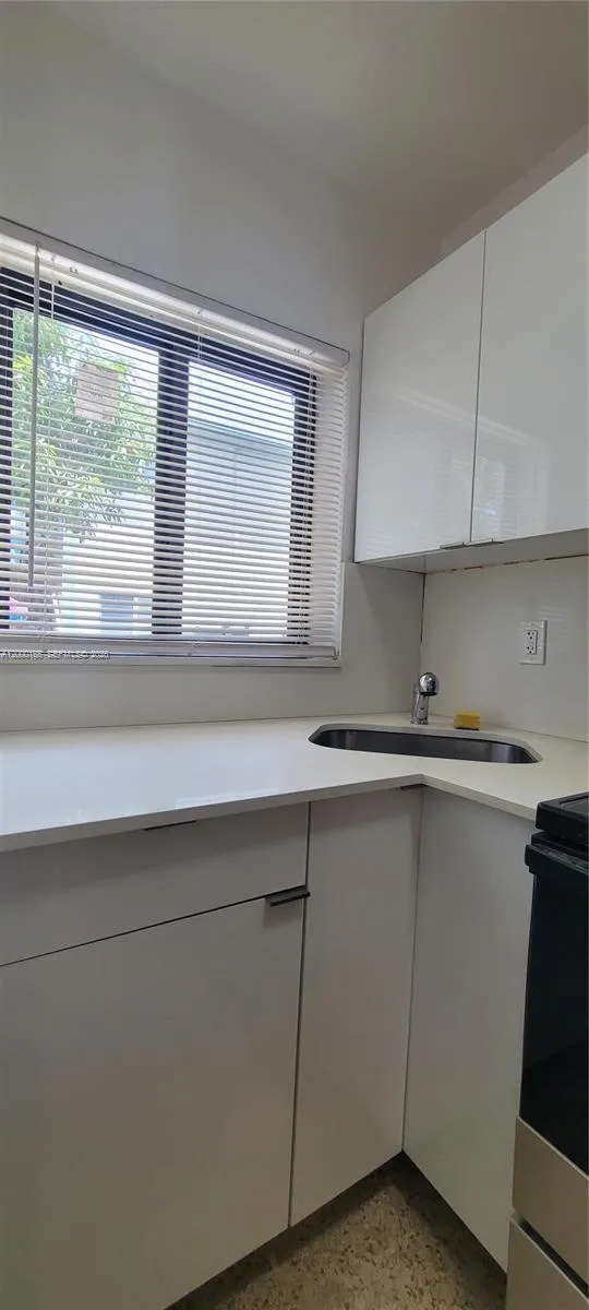 620 Sw 6th Ave 2, Miami, Florida 33130, Miami, Florida 33130, ,1 BathroomBathrooms,Residential Lease,For Rent,620 Sw 6th Ave 2, Miami, Florida 33130,A12000165