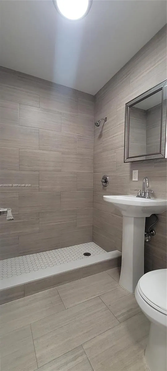 620 Sw 6th Ave 2, Miami, Florida 33130, Miami, Florida 33130, ,1 BathroomBathrooms,Residential Lease,For Rent,620 Sw 6th Ave 2, Miami, Florida 33130,A12000165