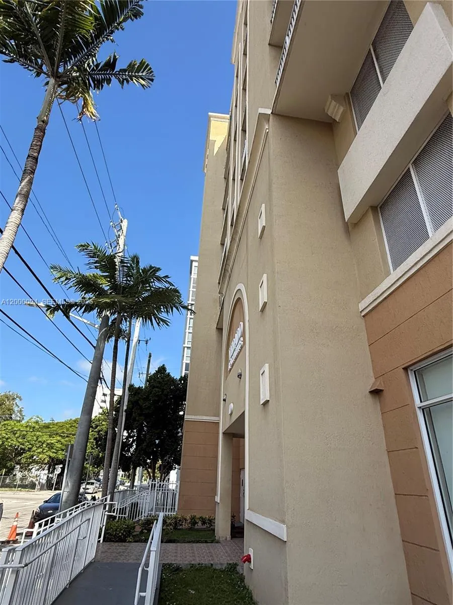 119 Sw 6th Ave 709, Miami, Florida 33130, Miami, Florida 33130, 2 Bedrooms Bedrooms, ,2 BathroomsBathrooms,Residential Lease,For Rent,119 Sw 6th Ave 709, Miami, Florida 33130,A12000094