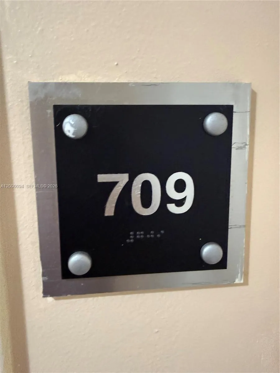 119 Sw 6th Ave 709, Miami, Florida 33130, Miami, Florida 33130, 2 Bedrooms Bedrooms, ,2 BathroomsBathrooms,Residential Lease,For Rent,119 Sw 6th Ave 709, Miami, Florida 33130,A12000094