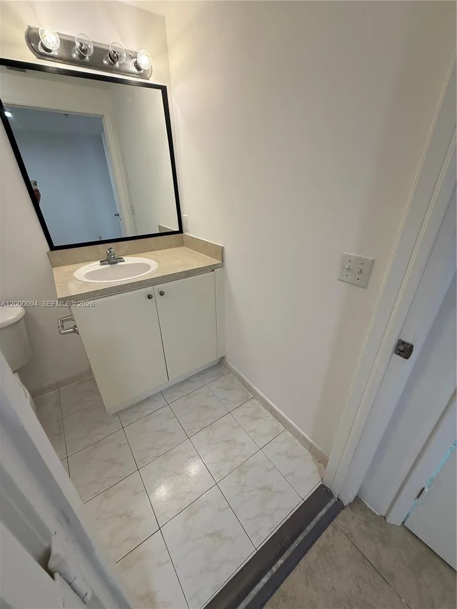 119 Sw 6th Ave 709, Miami, Florida 33130, Miami, Florida 33130, 2 Bedrooms Bedrooms, ,2 BathroomsBathrooms,Residential Lease,For Rent,119 Sw 6th Ave 709, Miami, Florida 33130,A12000094