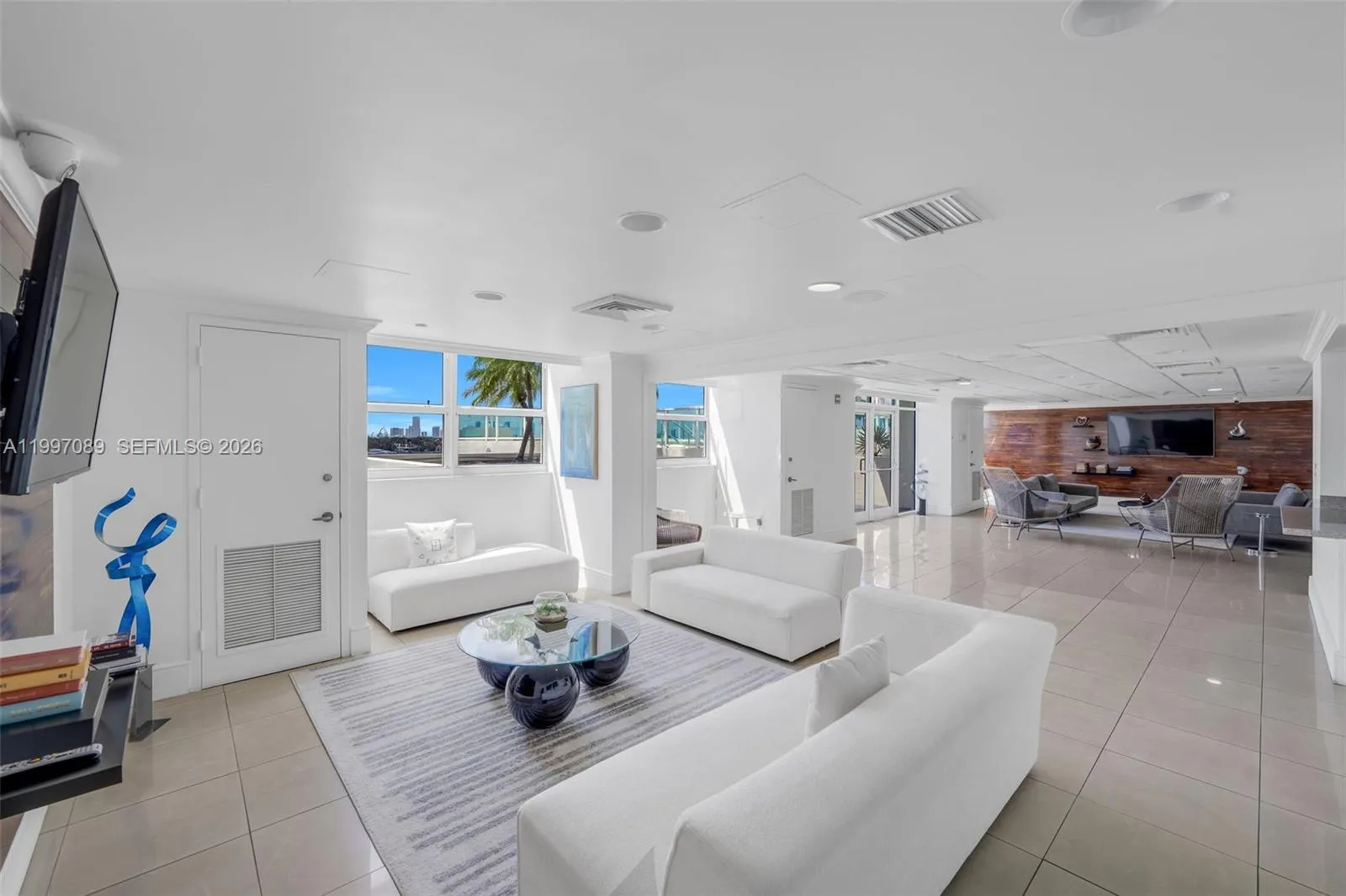 650 West Ave 1912, Miami Beach, Florida 33139, Miami Beach, Florida 33139, 2 Bedrooms Bedrooms, ,2 BathroomsBathrooms,Residential Lease,For Rent,650 West Ave 1912, Miami Beach, Florida 33139,A11997089