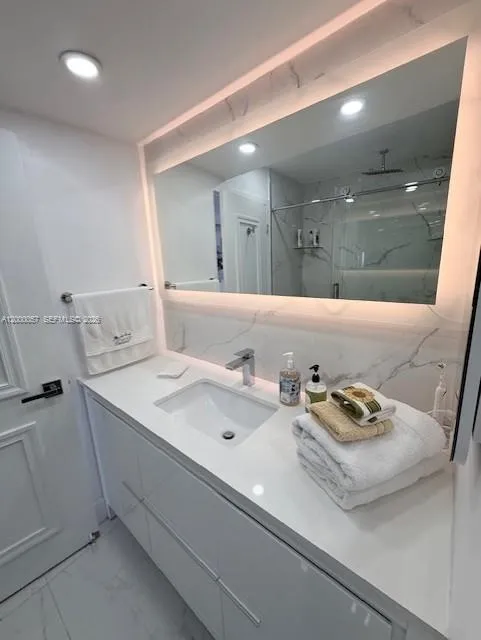 1100 Alton Rd 5b, Miami Beach, Florida 33139, Miami Beach, Florida 33139, 1 Bedroom Bedrooms, ,1 BathroomBathrooms,Residential Lease,For Rent,1100 Alton Rd 5b, Miami Beach, Florida 33139,A12000057