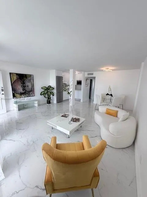 1100 Alton Rd 5b, Miami Beach, Florida 33139, Miami Beach, Florida 33139, 1 Bedroom Bedrooms, ,1 BathroomBathrooms,Residential Lease,For Rent,1100 Alton Rd 5b, Miami Beach, Florida 33139,A12000057