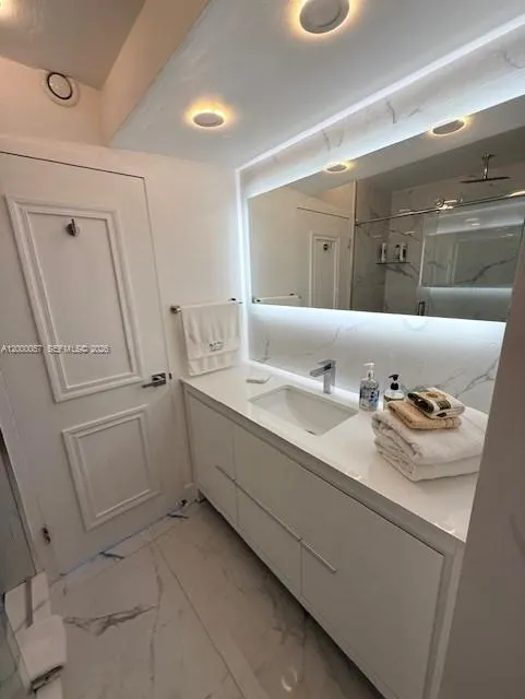 1100 Alton Rd 5b, Miami Beach, Florida 33139, Miami Beach, Florida 33139, 1 Bedroom Bedrooms, ,1 BathroomBathrooms,Residential Lease,For Rent,1100 Alton Rd 5b, Miami Beach, Florida 33139,A12000057