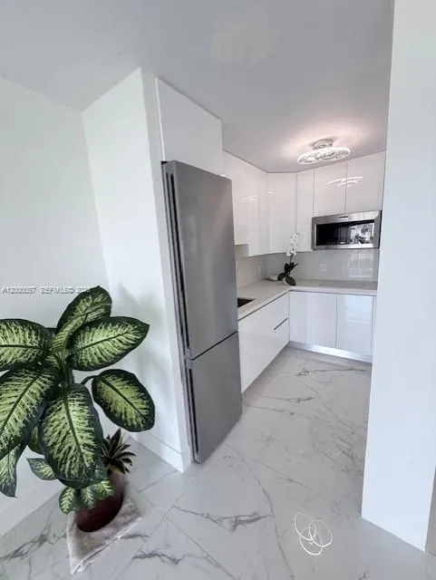 1100 Alton Rd 5b, Miami Beach, Florida 33139, Miami Beach, Florida 33139, 1 Bedroom Bedrooms, ,1 BathroomBathrooms,Residential Lease,For Rent,1100 Alton Rd 5b, Miami Beach, Florida 33139,A12000057