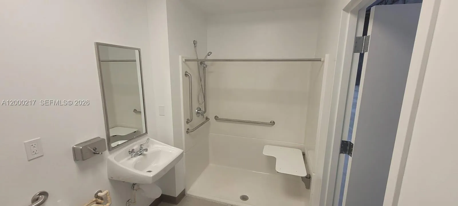 1750 Se 38 Ave Bay 12, Homestead, Florida 33033, Homestead, Florida 33033, ,Commercial Sale,For Sale,1750 Se 38 Ave Bay 12, Homestead, Florida 33033,A12000217