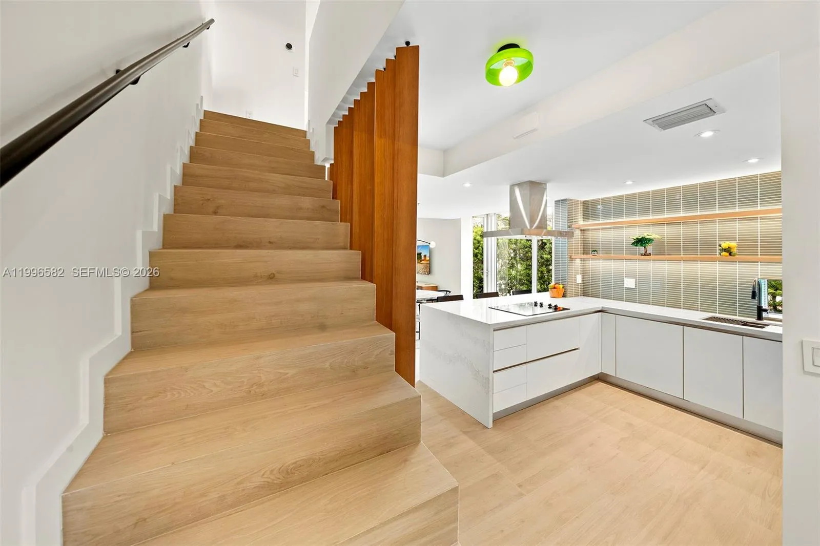 Miami Beach, Florida 33141, 2 Bedrooms Bedrooms, ,2 BathroomsBathrooms,Residential Lease,For Rent,A11996582