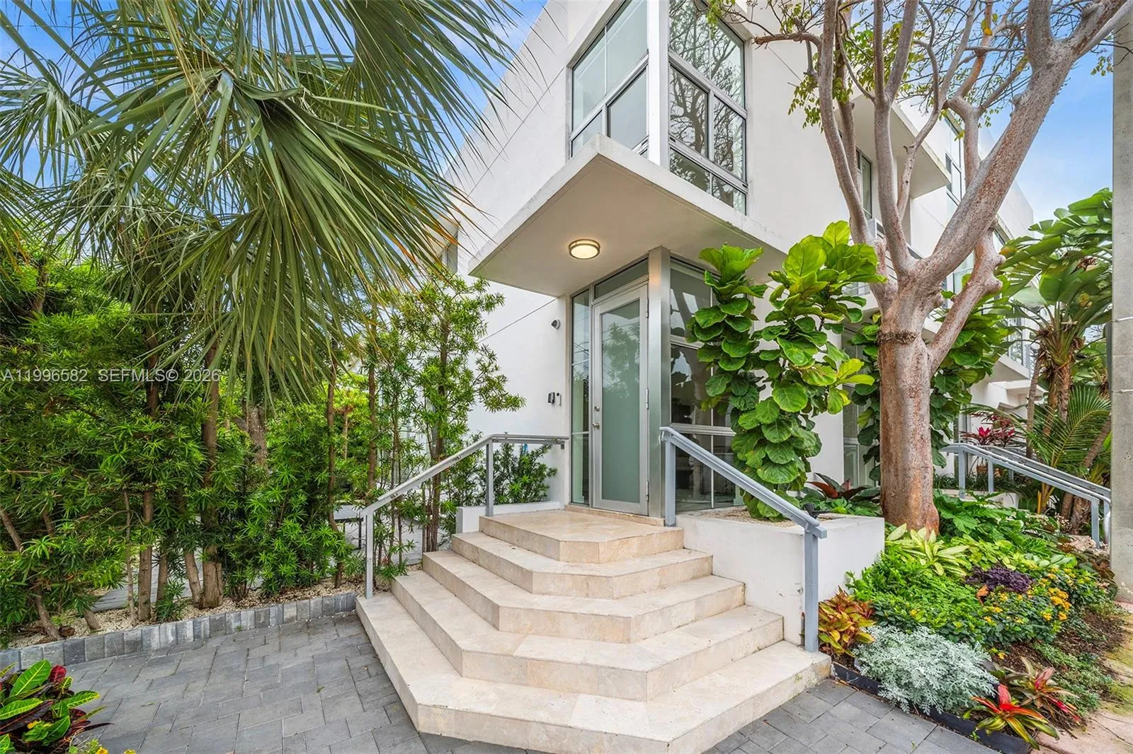 Miami Beach, Florida 33141, 2 Bedrooms Bedrooms, ,2 BathroomsBathrooms,Residential Lease,For Rent,A11996582