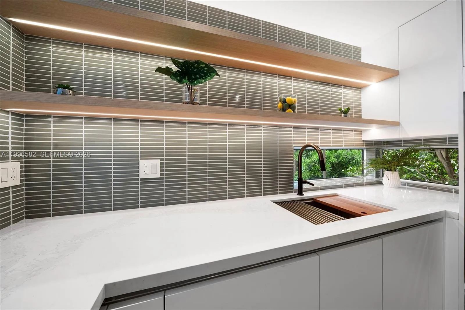 Miami Beach, Florida 33141, 2 Bedrooms Bedrooms, ,2 BathroomsBathrooms,Residential Lease,For Rent,A11996582