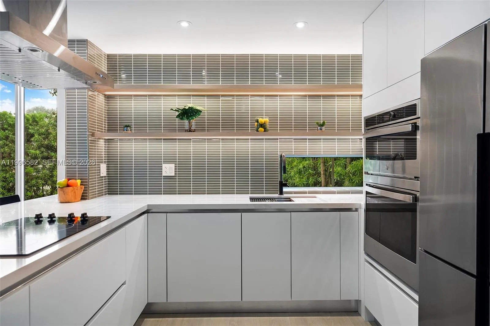 Miami Beach, Florida 33141, 2 Bedrooms Bedrooms, ,2 BathroomsBathrooms,Residential Lease,For Rent,A11996582