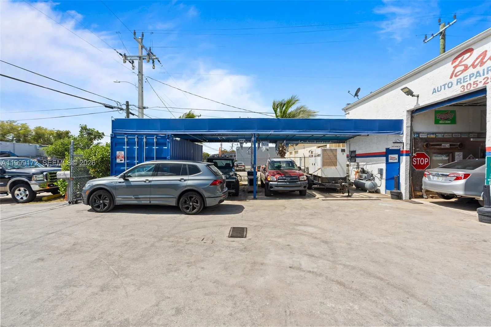 Exterior Entry Parking