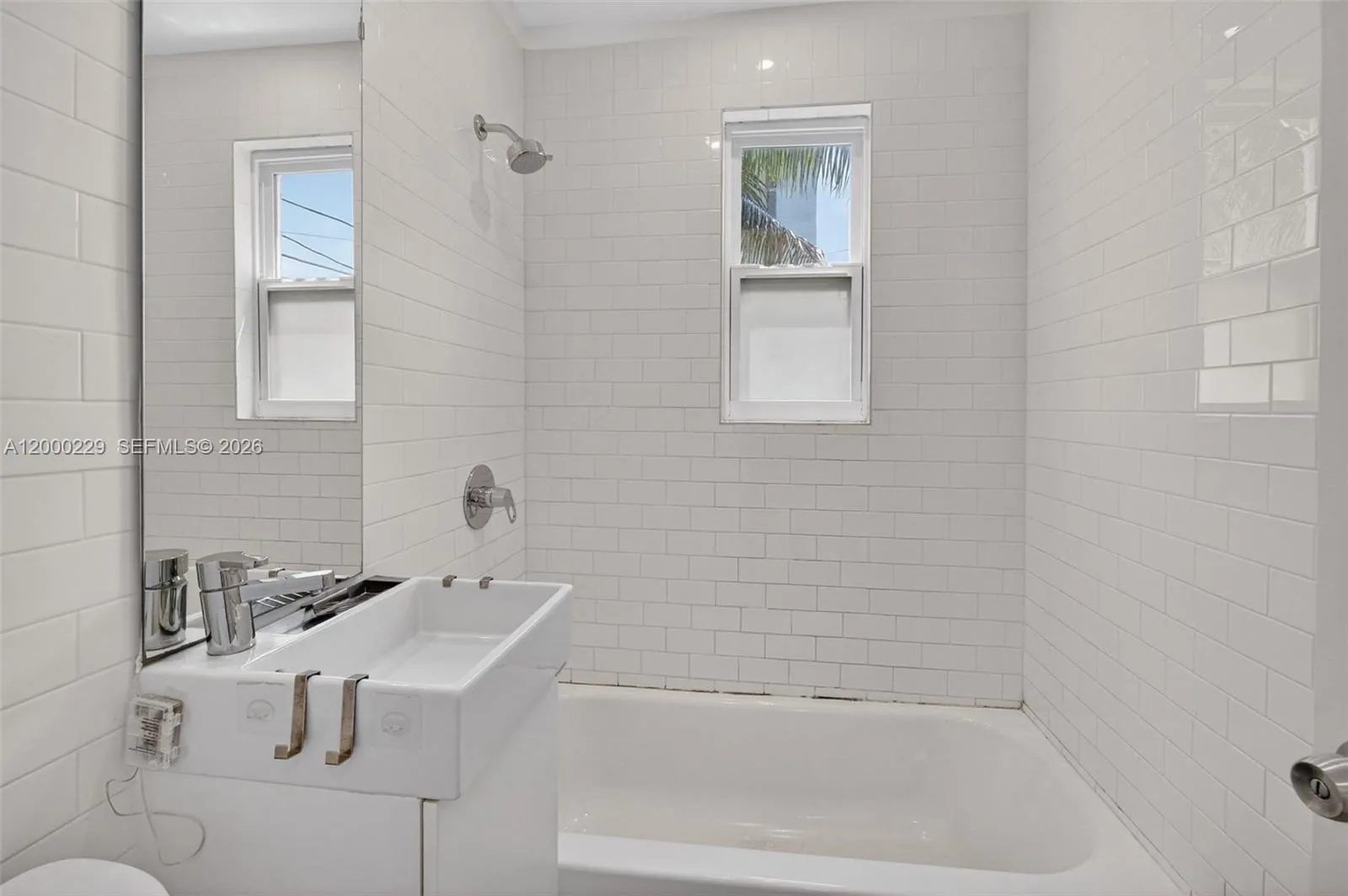 3676 Oak Ave 7, Miami, Florida 33133, Miami, Florida 33133, 1 Bedroom Bedrooms, ,1 BathroomBathrooms,Residential Lease,For Rent,3676 Oak Ave 7, Miami, Florida 33133,A12000229