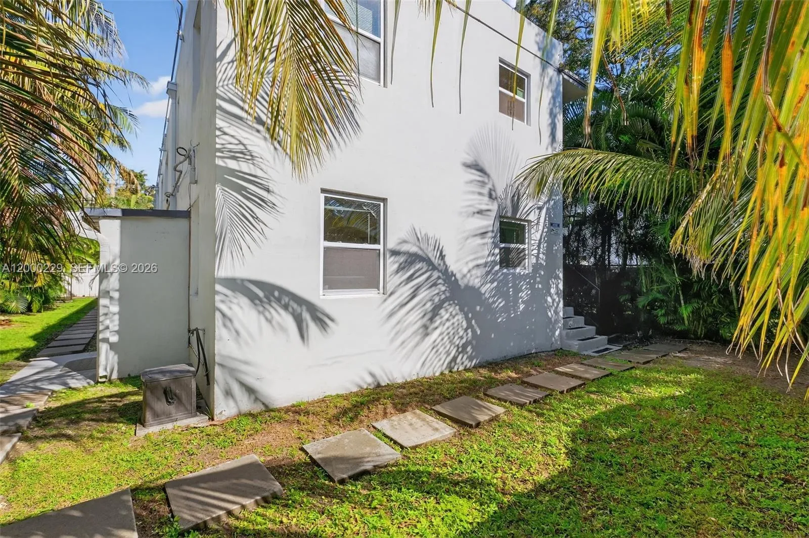 3676 Oak Ave 7, Miami, Florida 33133, Miami, Florida 33133, 1 Bedroom Bedrooms, ,1 BathroomBathrooms,Residential Lease,For Rent,3676 Oak Ave 7, Miami, Florida 33133,A12000229