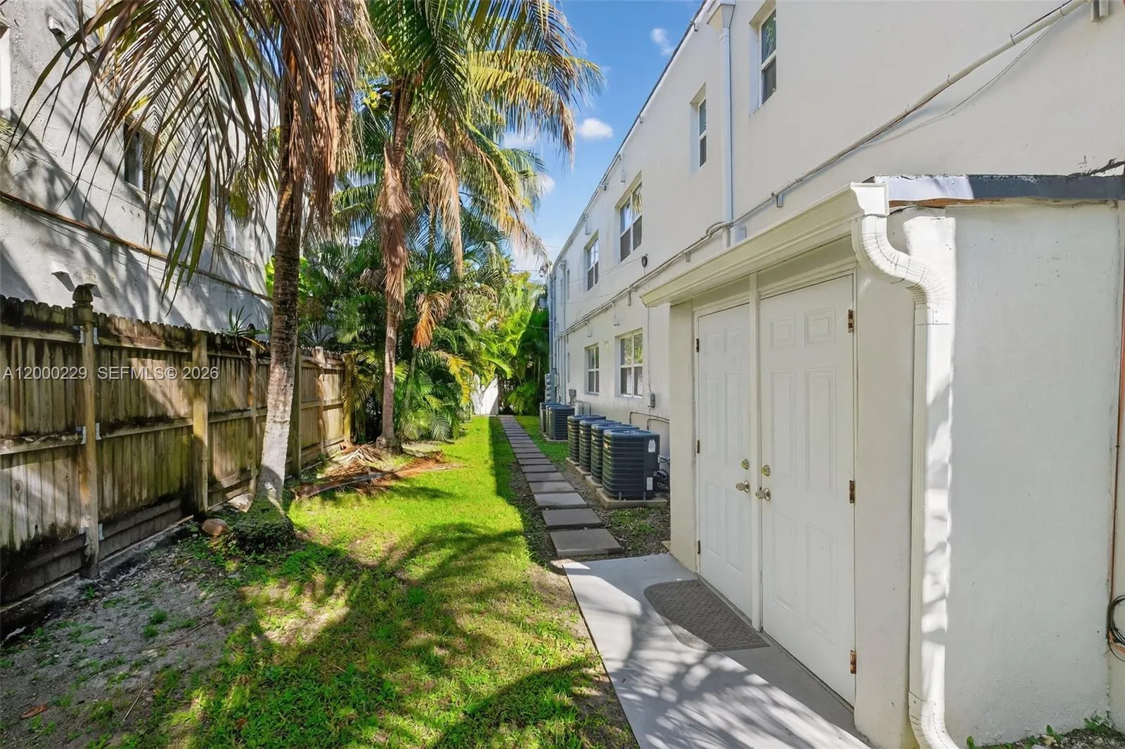 3676 Oak Ave 7, Miami, Florida 33133, Miami, Florida 33133, 1 Bedroom Bedrooms, ,1 BathroomBathrooms,Residential Lease,For Rent,3676 Oak Ave 7, Miami, Florida 33133,A12000229