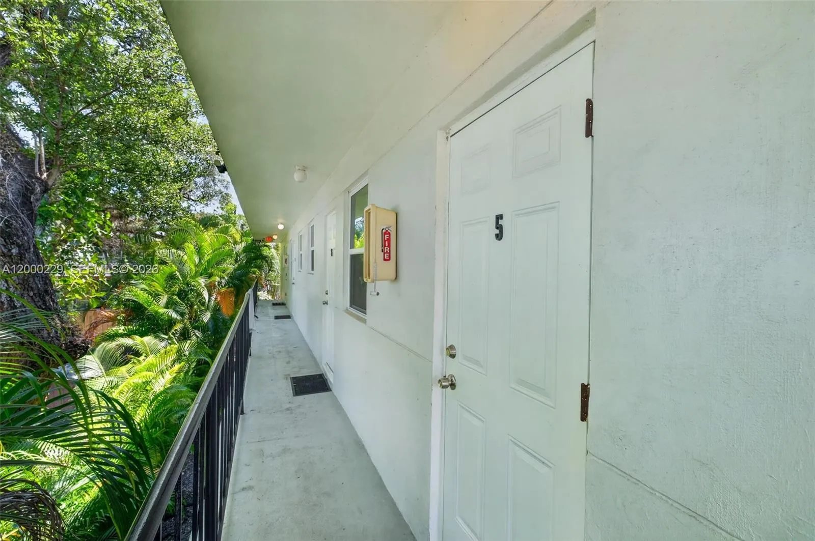 3676 Oak Ave 7, Miami, Florida 33133, Miami, Florida 33133, 1 Bedroom Bedrooms, ,1 BathroomBathrooms,Residential Lease,For Rent,3676 Oak Ave 7, Miami, Florida 33133,A12000229