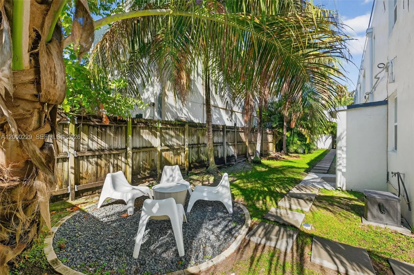 3676 Oak Ave 7, Miami, Florida 33133, Miami, Florida 33133, 1 Bedroom Bedrooms, ,1 BathroomBathrooms,Residential Lease,For Rent,3676 Oak Ave 7, Miami, Florida 33133,A12000229