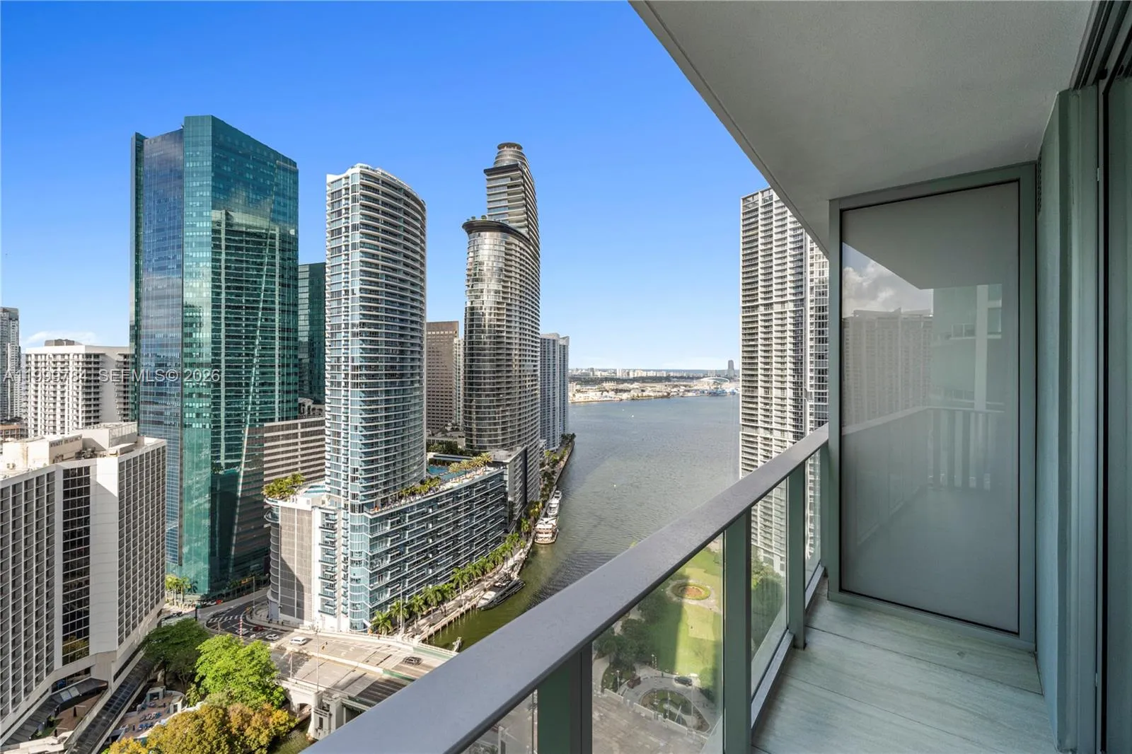 77 Se 5th Street 3304, Miami, Florida 33131, Miami, Florida 33131, ,1 BathroomBathrooms,Residential Lease,For Rent,77 Se 5th Street 3304, Miami, Florida 33131,A11999784