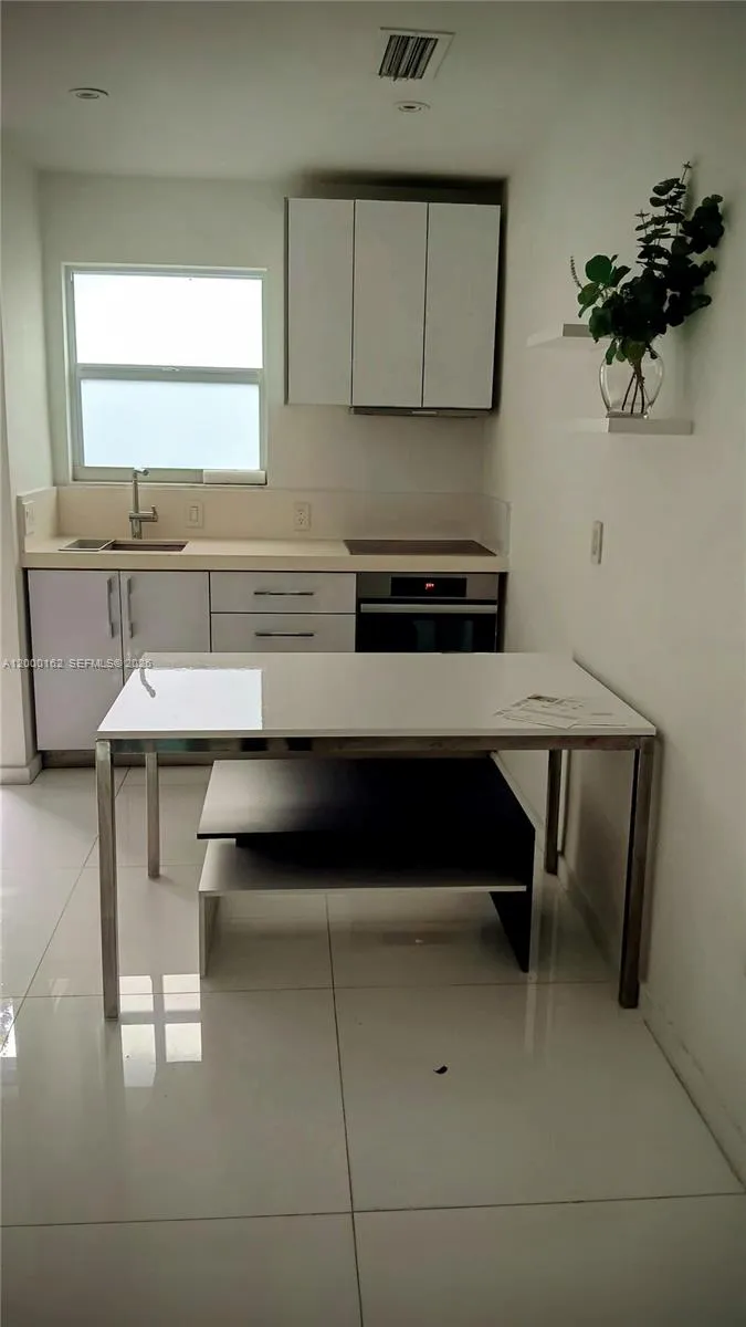 798 Crandon Blvd 55-b, Key Biscayne, Florida 33149, Key Biscayne, Florida 33149, 1 Bedroom Bedrooms, 1 Room Rooms,1 BathroomBathrooms,Residential,For Sale,798 Crandon Blvd 55-b, Key Biscayne, Florida 33149,A12000162